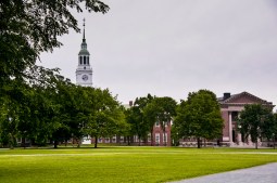 Baker Memorial Library and Rauner Library face the Dartmouth College