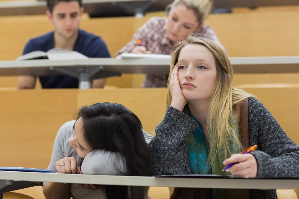 Demotivated students in a lecture hall