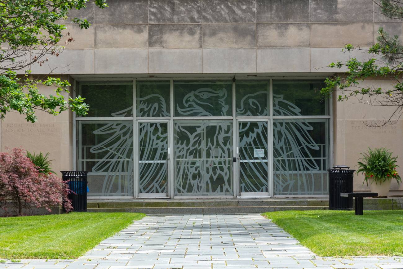 EduWireDaily — U. Chicago Law School’s new AI strategy concedes students will use AI